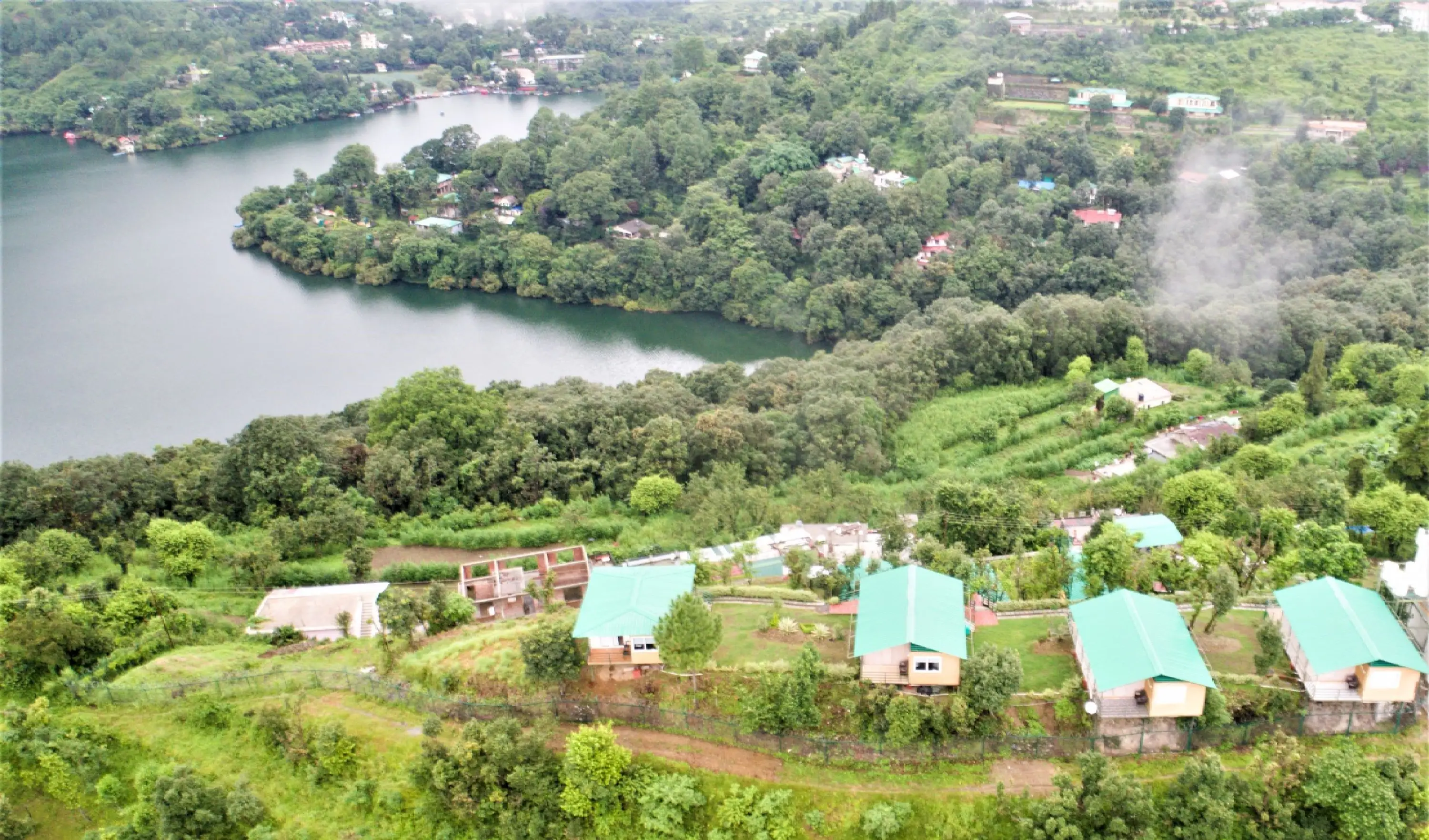 lake view hotels naukuchiatal